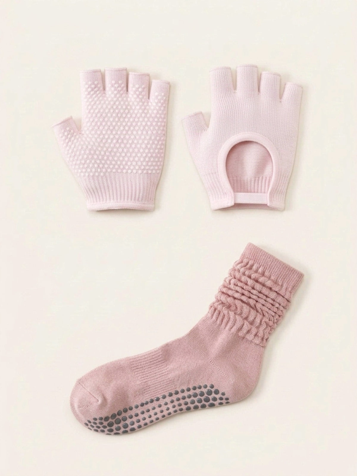 Starter Set in Rosé: one pair of rosé SoftGrip half-finger gloves and one rosé Scrunch grip sock